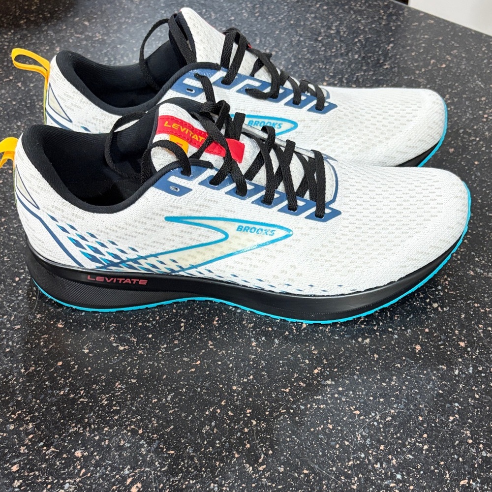 Brooks Men's White and Blue Running Shoes- Brand New Never Worn- No box